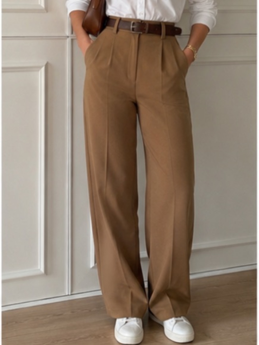 High-Rise Wide Leg Trousers in Camel